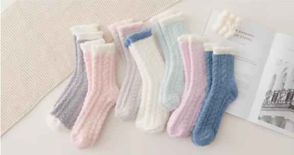 Meias Fuzzy de Inverno Clara para Mulheres - 4 Pares de Meias de Lã Macias