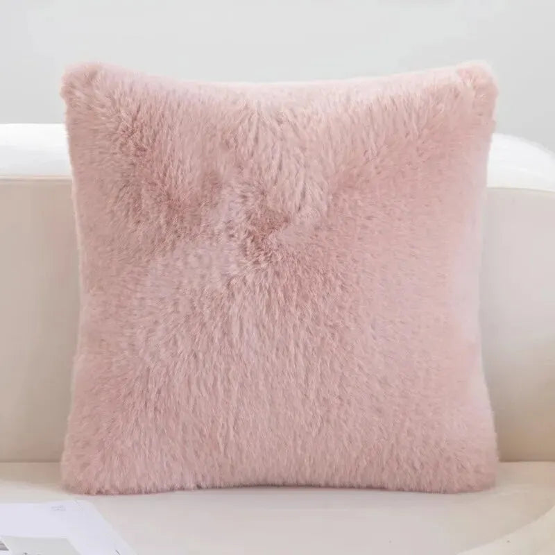 PlushWarmth - Kussenhoes van konijnenbont voor woondecoratie