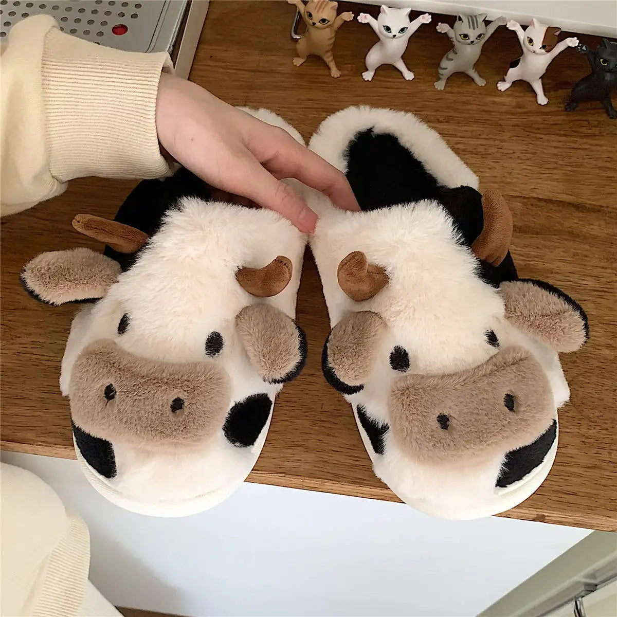 PlushCow – Chaussons d'hiver amusants et confortables