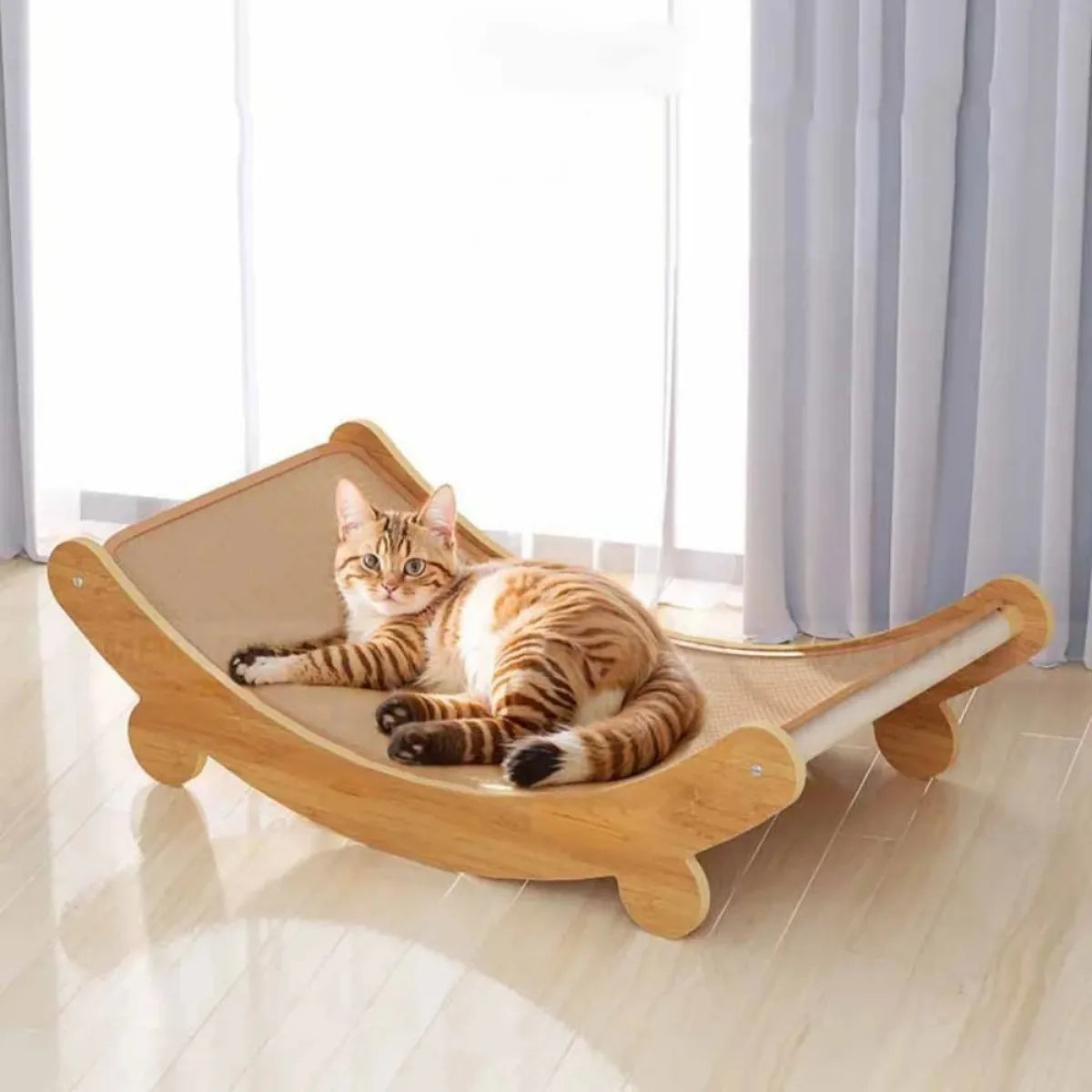 Catnip Haven: Multifunctional Wooden Cat Scratching Pad & Bed