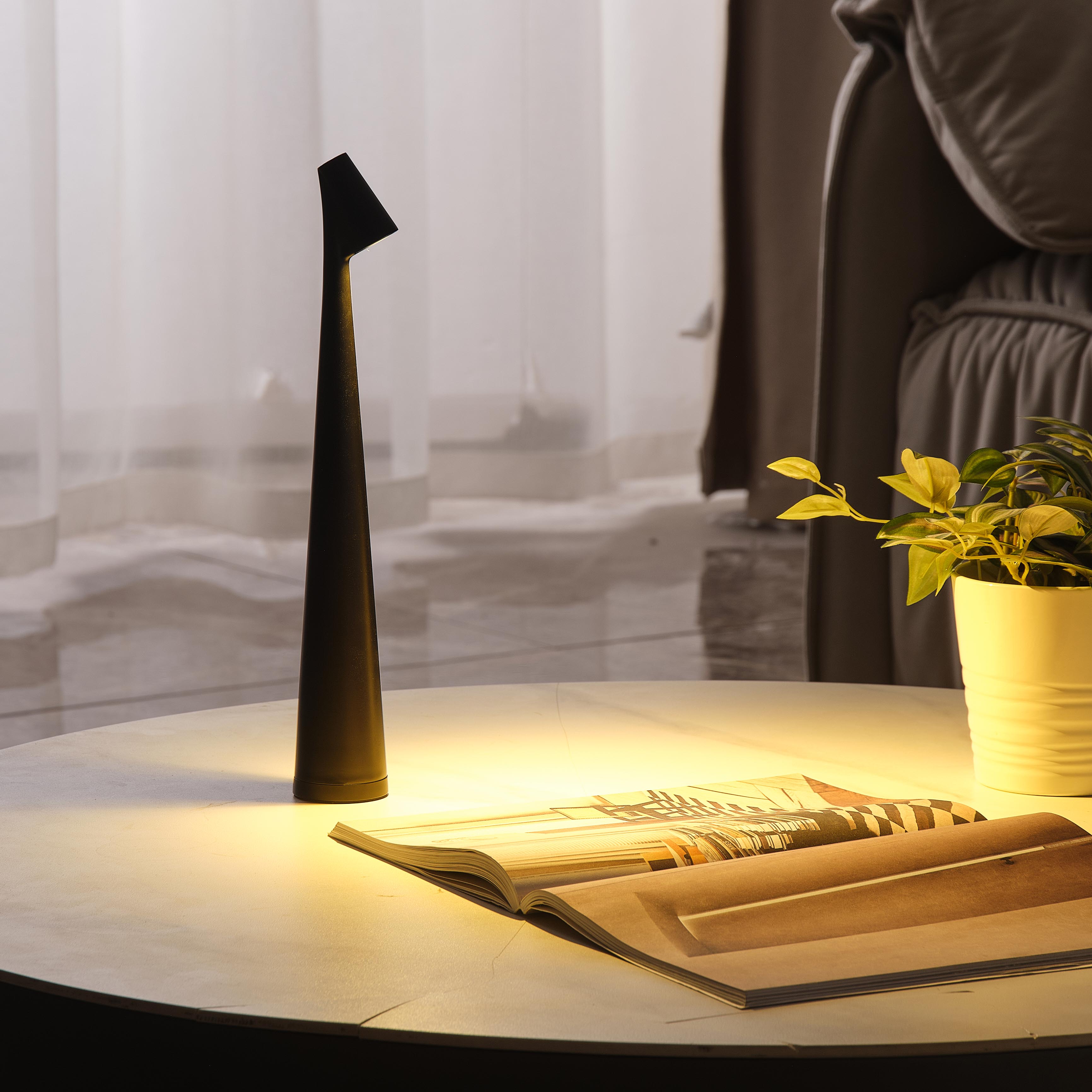 Minimalistic Nordic design Table lamp | Wireless | LED | Reading lamp | Dinnerlamp