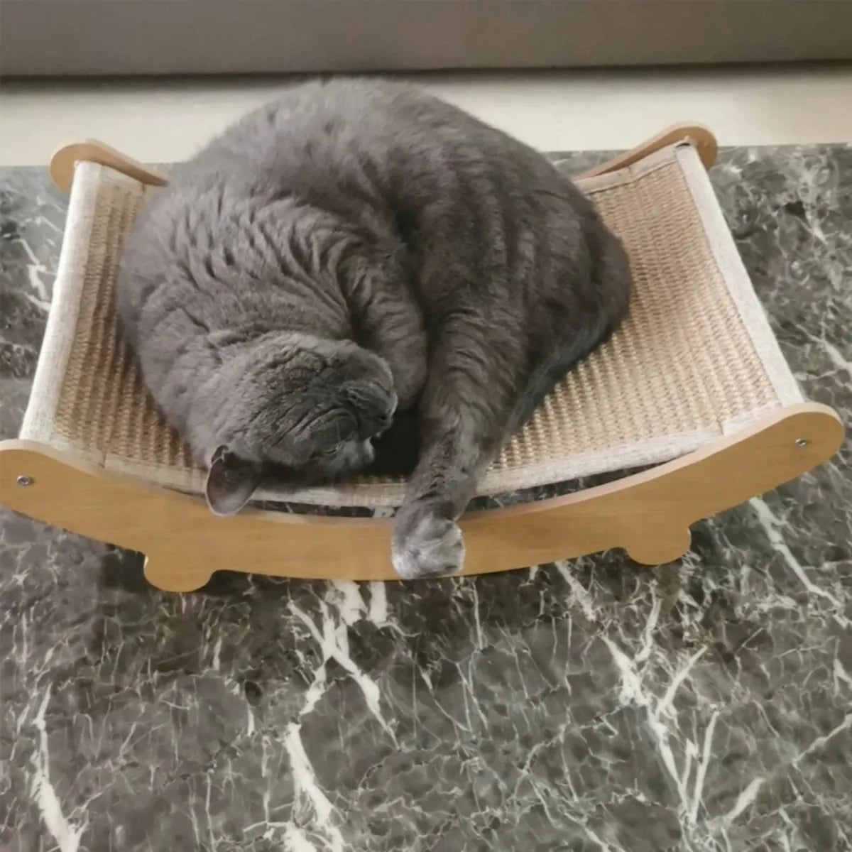 Catnip Haven: Multifunctional Wooden Cat Scratching Pad & Bed