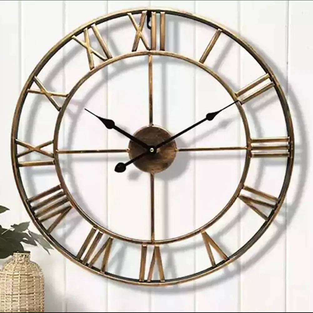 Reloj de pared retro con números romanos