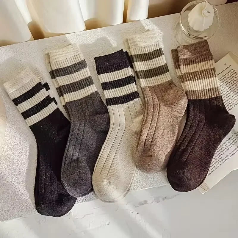 5 Paires de Chaussettes à Volants pour Femmes – Ensemble Respirant Noir et Blanc