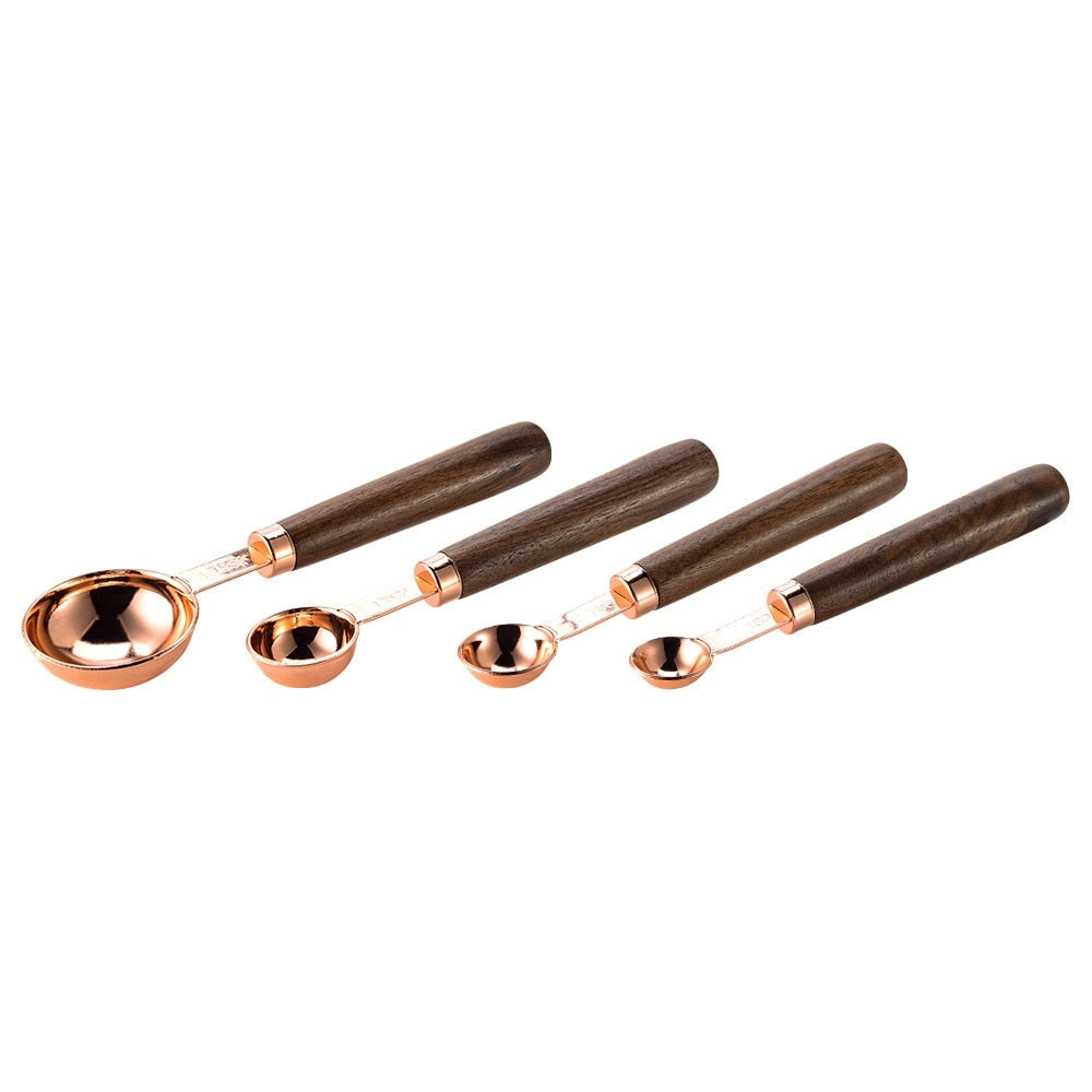 Goldene Messbecher aus Messing - Luxuriöses Holzgriff-Set für Gourmet-Backen