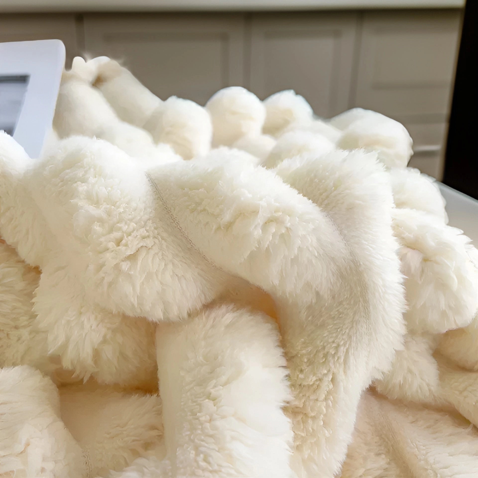 Luxury Chunky Knit Blanket | Soft Modern Plush Throw & Decor