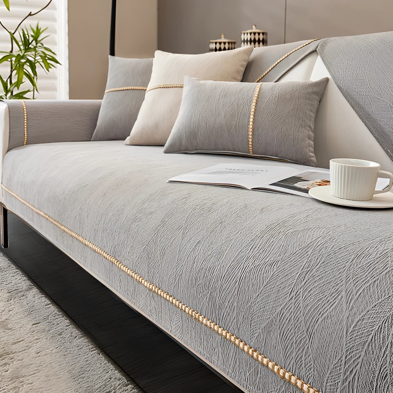 Sofá Curvo Moderno com Base de Terrazzo - Daybed Neutro de Luxo