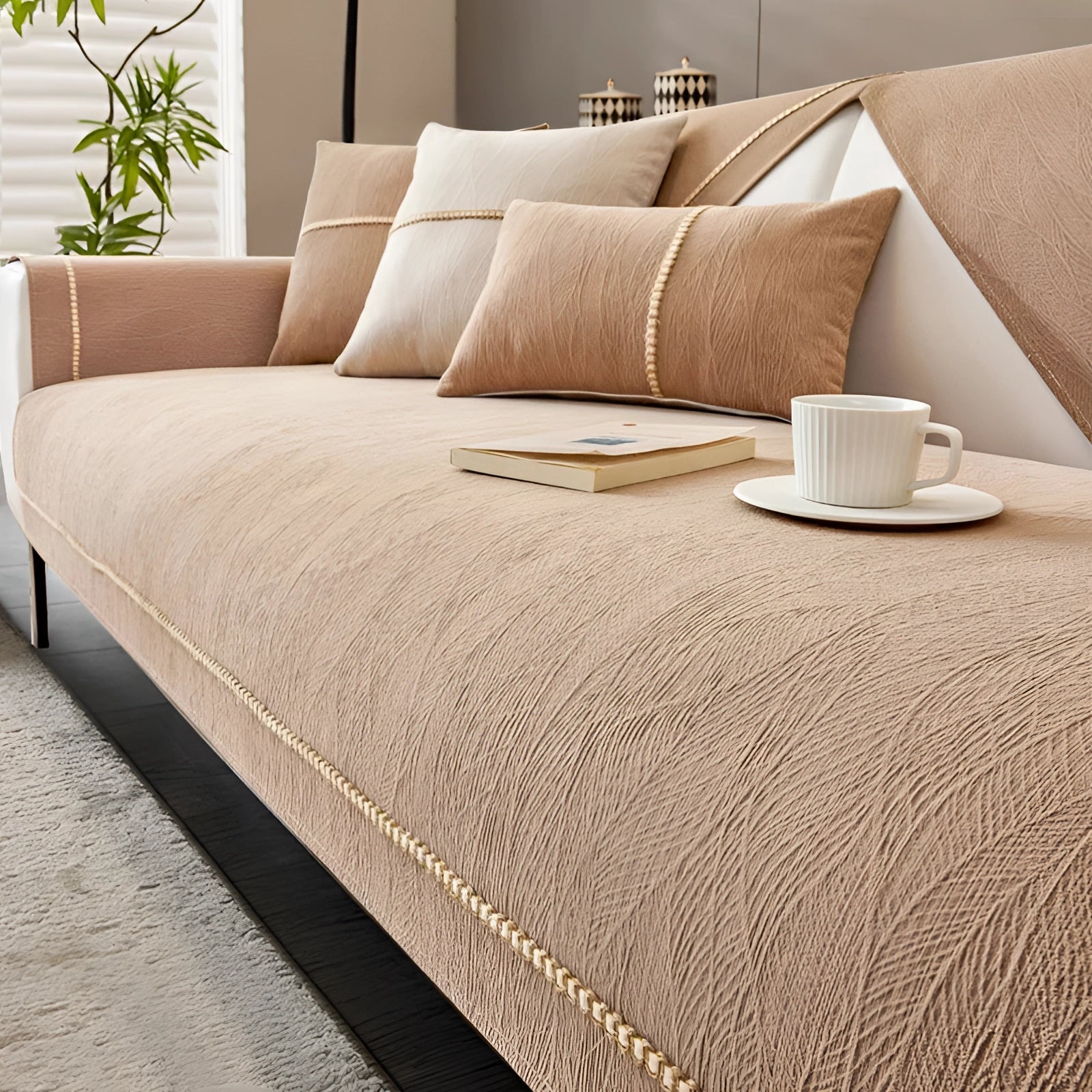 Sofá Curvo Moderno com Base de Terrazzo - Daybed Neutro de Luxo