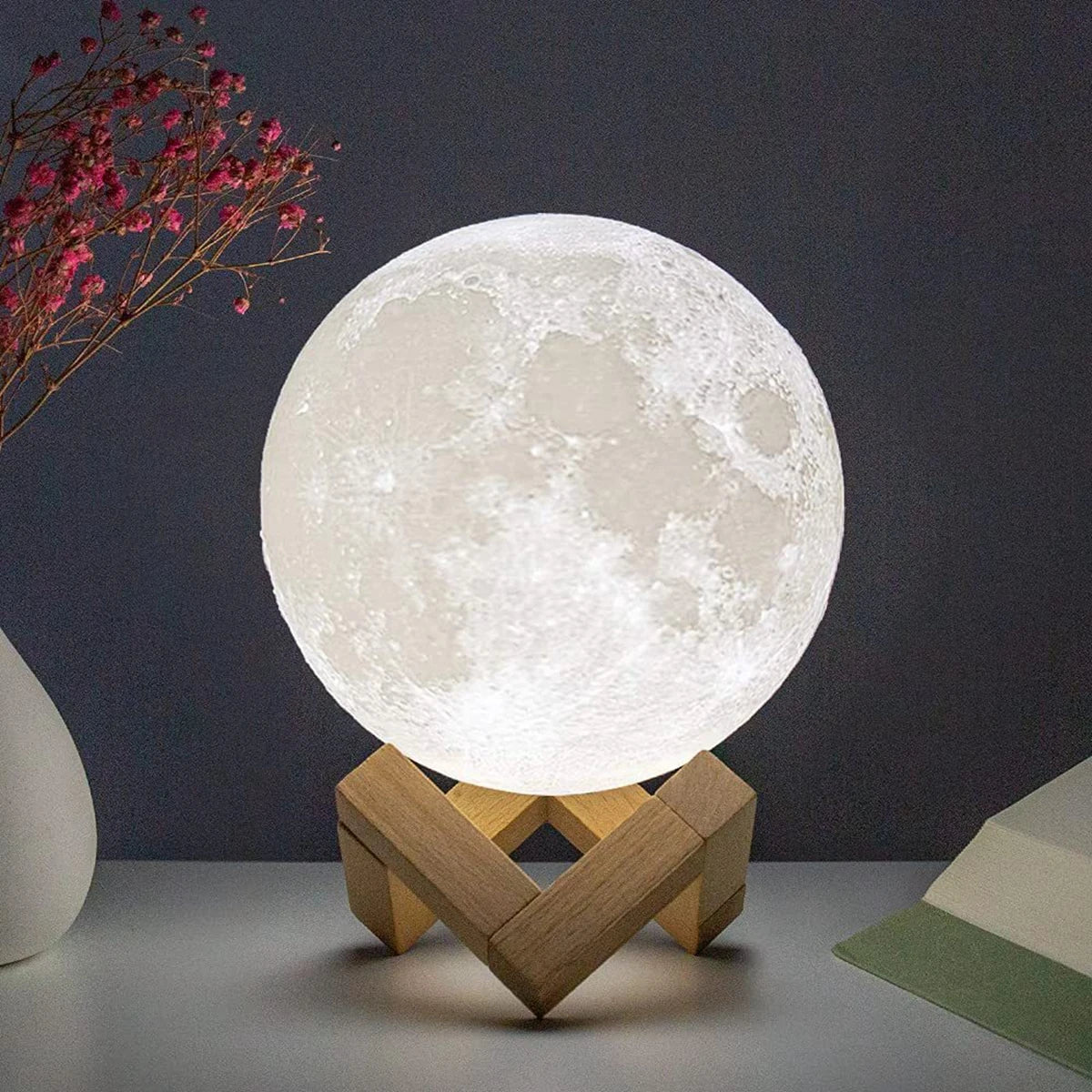 D5 Starry Moon Lampe 8 cm - LED-natlys med stativ, perfekt til soveværelsesindretning og gaver