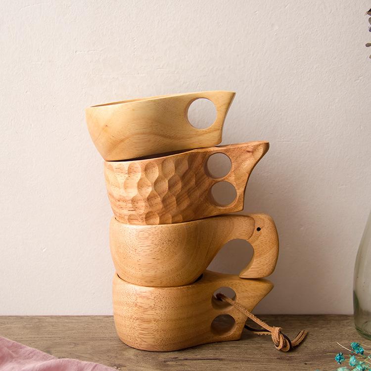 Tasse classique en bois d'hévéa