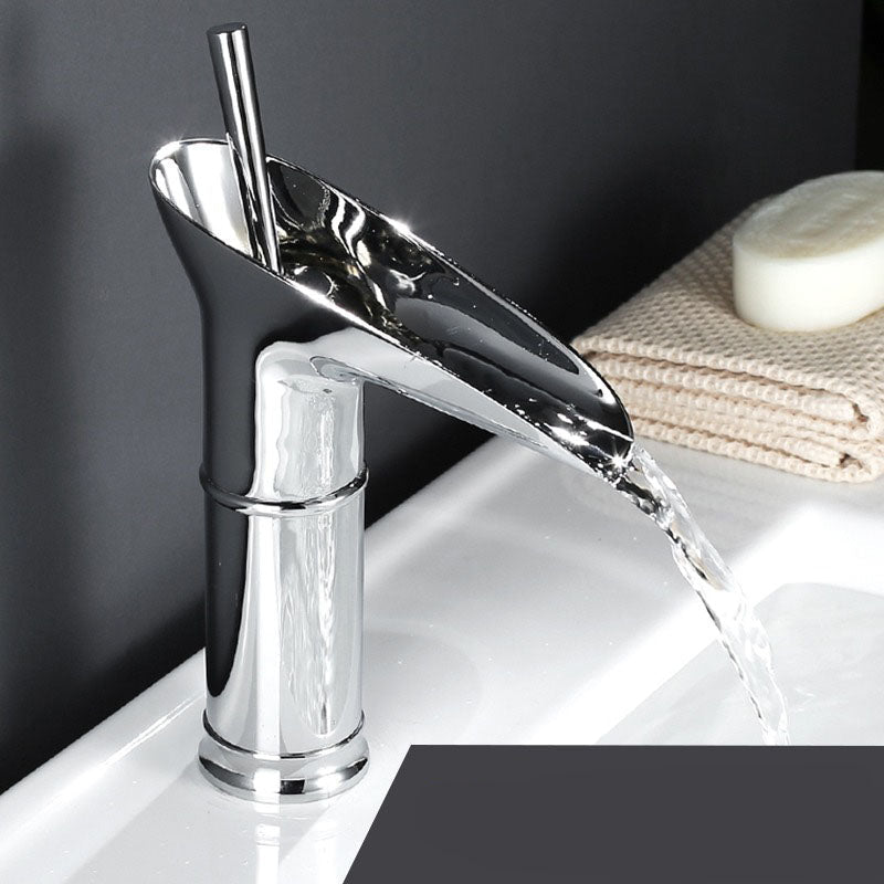 Torneira de Lavabo em Estilo Antigo com Cascata