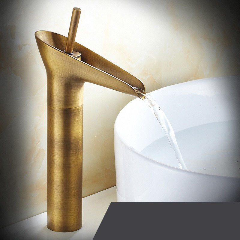 Torneira de Lavabo em Estilo Antigo com Cascata