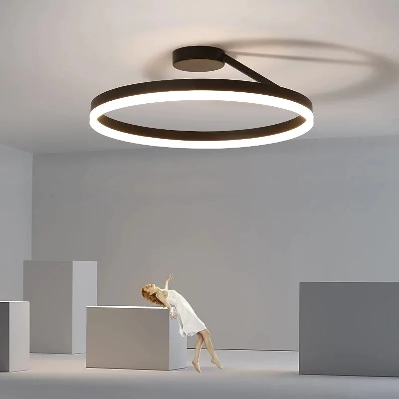 ArishaGlow - Elegante lámpara de techo LED en oro y metal