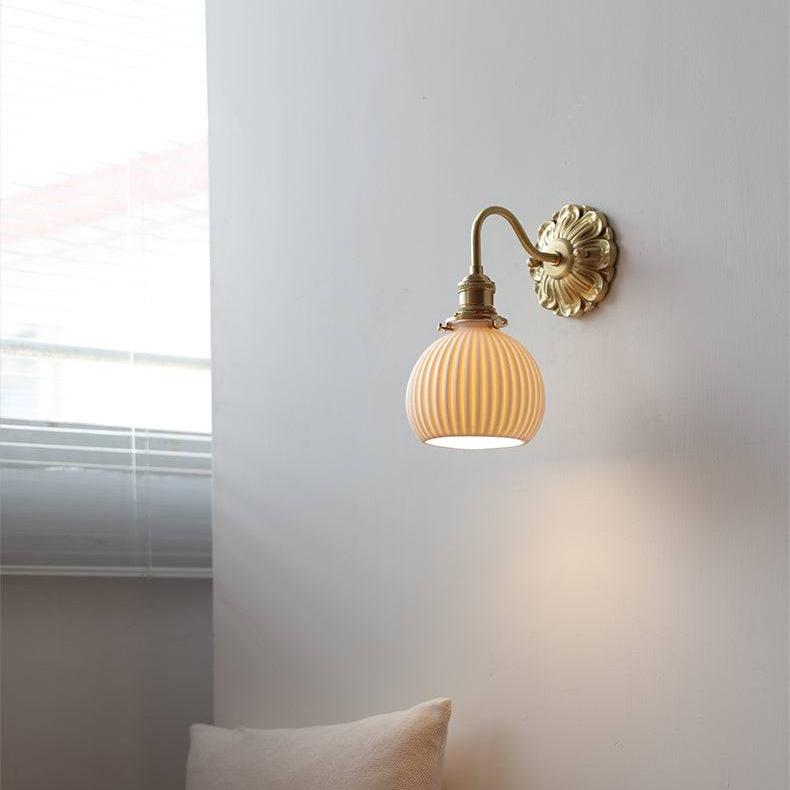 CeramiLuxe - Distinctive Brass and Ceramic Wall Light