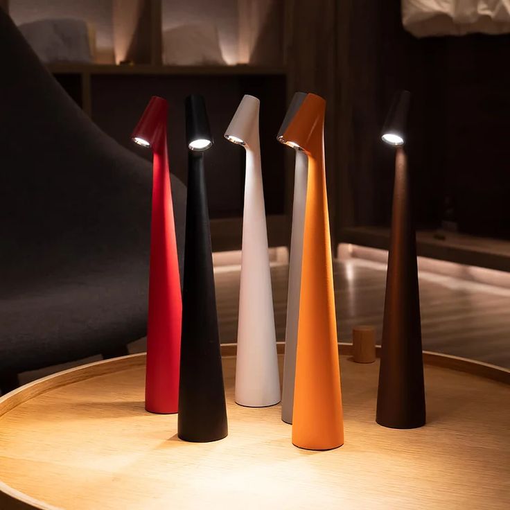 Minimalistic Nordic design Table lamp | Wireless | LED | Reading lamp | Dinnerlamp