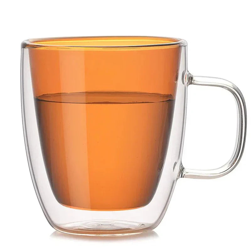 Cana de cafea transparentă cu două pereți colorată