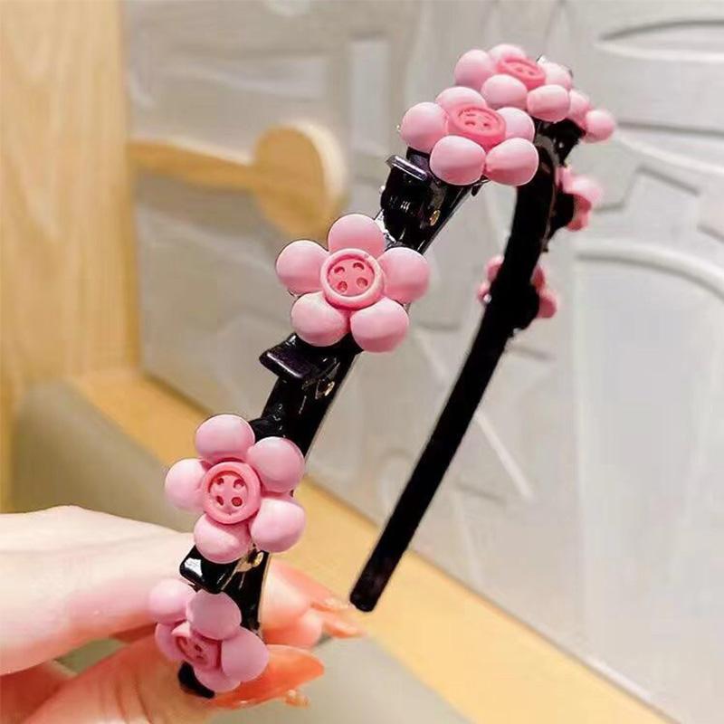 Cute hair clips: A cute style for little ones