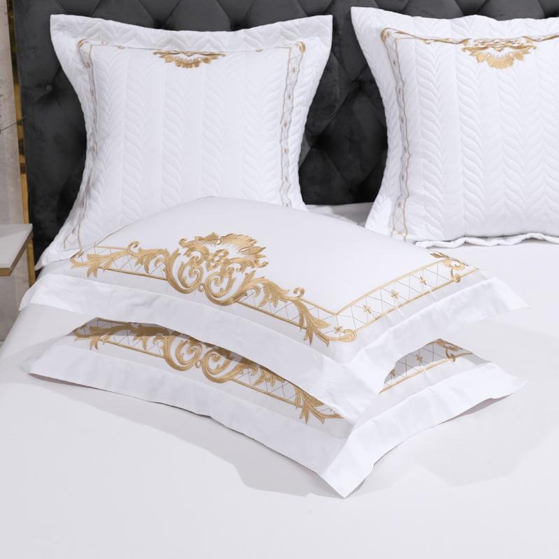 Conjunto de Roupa de Cama de Bordado em Algodão Egípcio DeLuxxe Branco