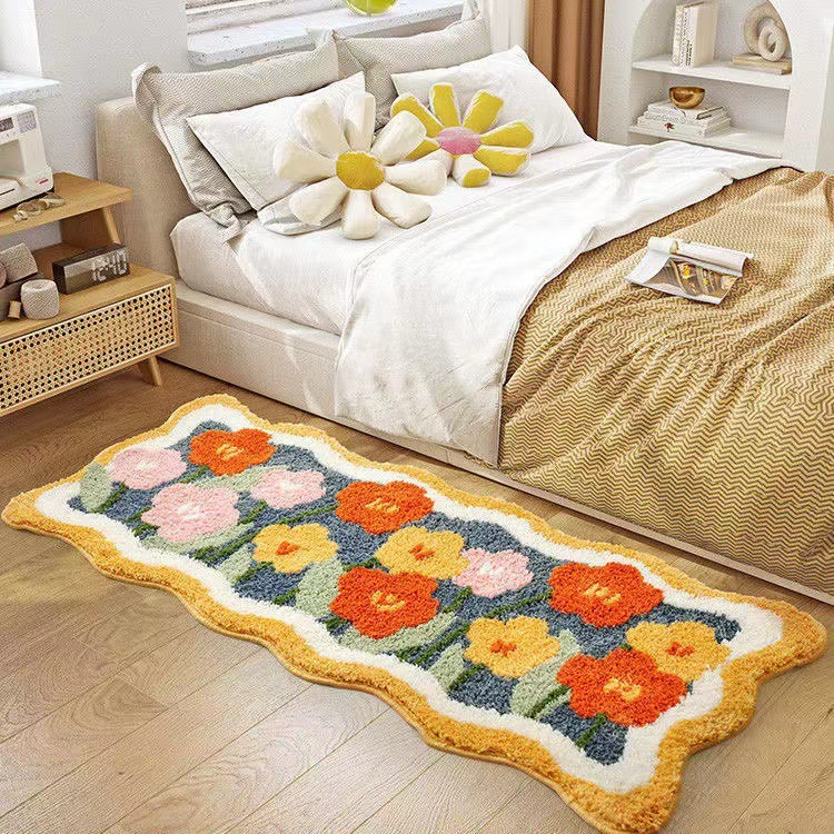 Tapis moelleux à motifs floraux irréguliers