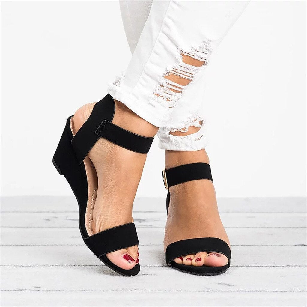 Sandálias strappy EleganceWedge – chiques e confortáveis