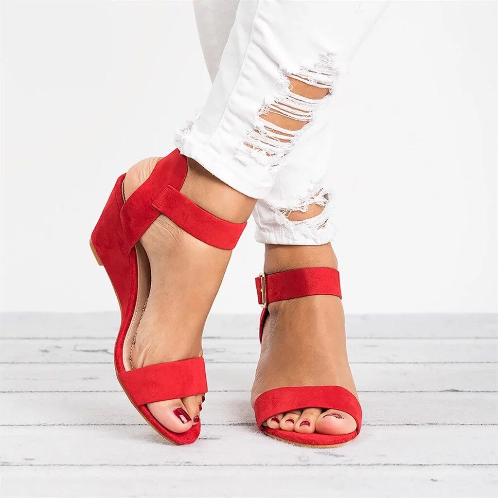 Sandálias strappy EleganceWedge – chiques e confortáveis