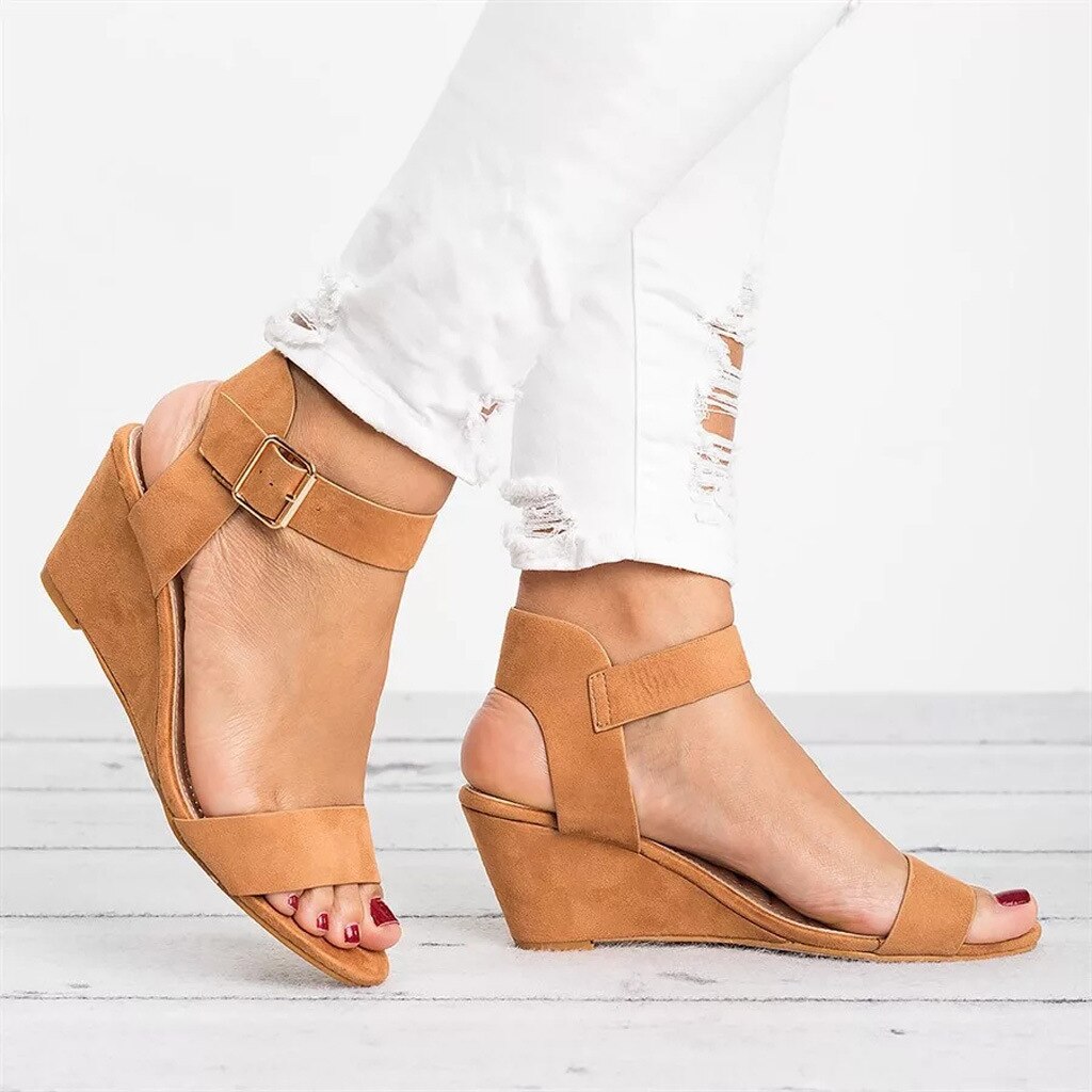 EleganceWedge sandaler med rem – chica och bekväma