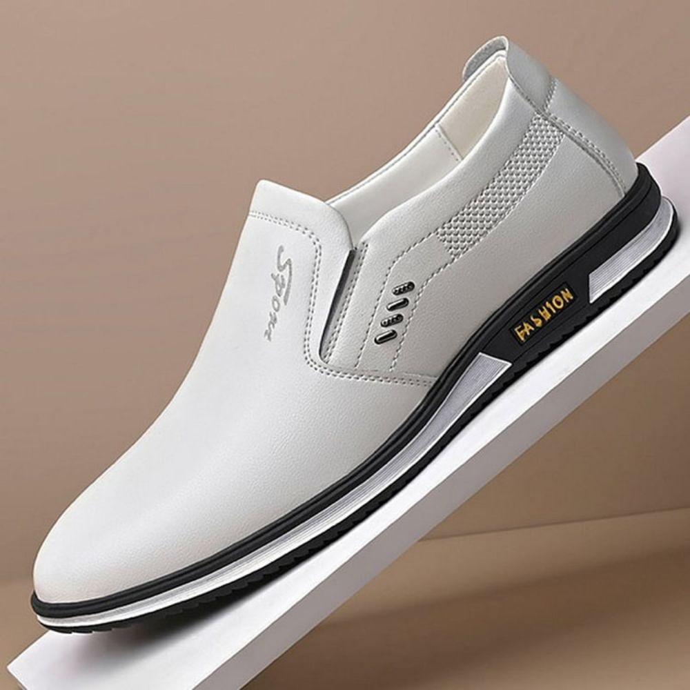 Elegância clássica: sapatos mocassins de couro premium 'ElegantStride' para homens