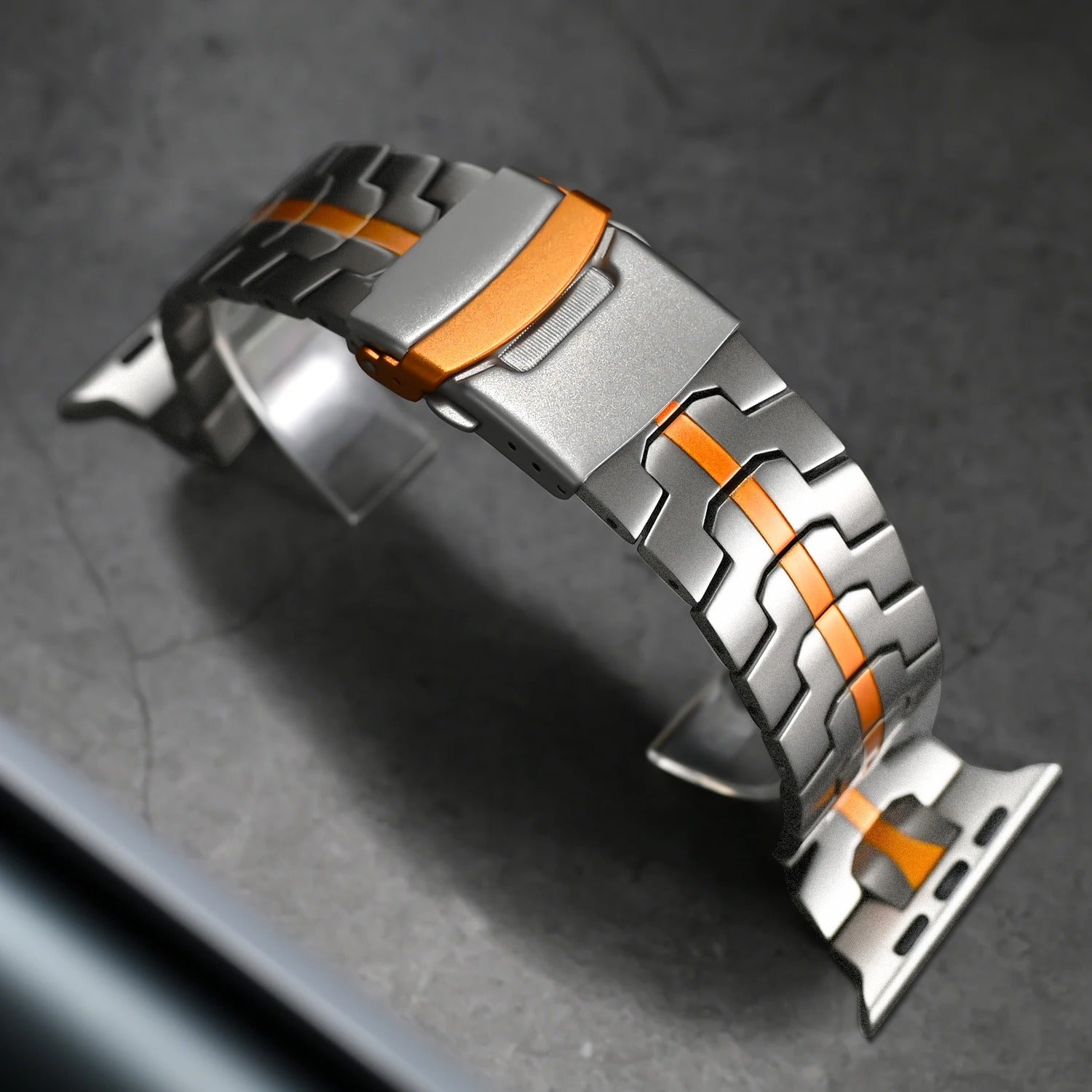 Keith Lane | Lyxigt Titanium Apple Watch Band