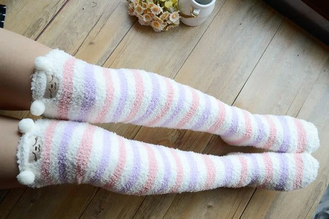 Fuzzy Thigh Highs (15+ Stilar)