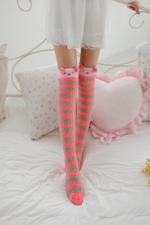 Fuzzy Thigh Highs (15+ Stiluri)