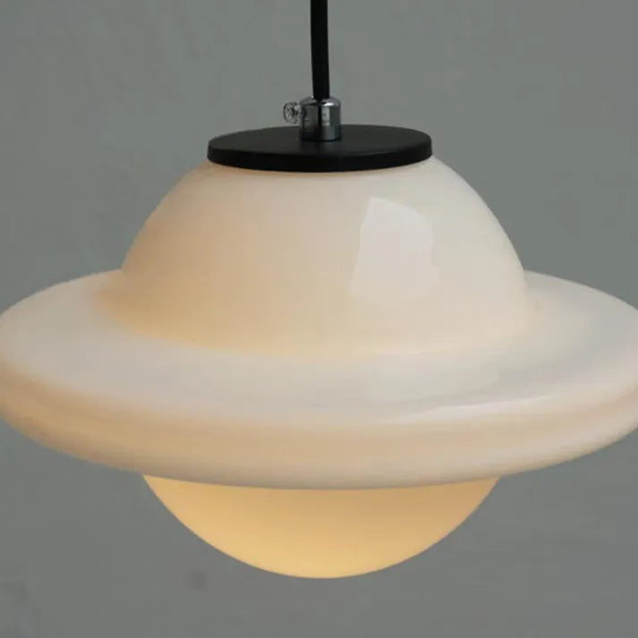 VintageGlow – Lampada a sospensione geometrica in vetro opaco