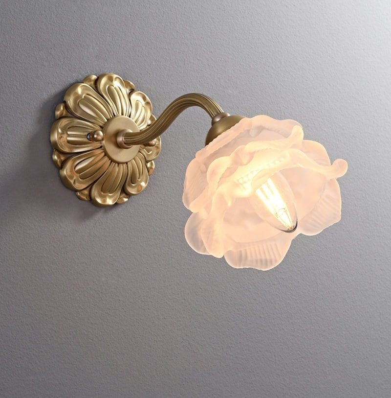 Applique murale à fleurs en verre givré avec luminaire à fleurs sculptées en laiton brossé - Ampoule incluse