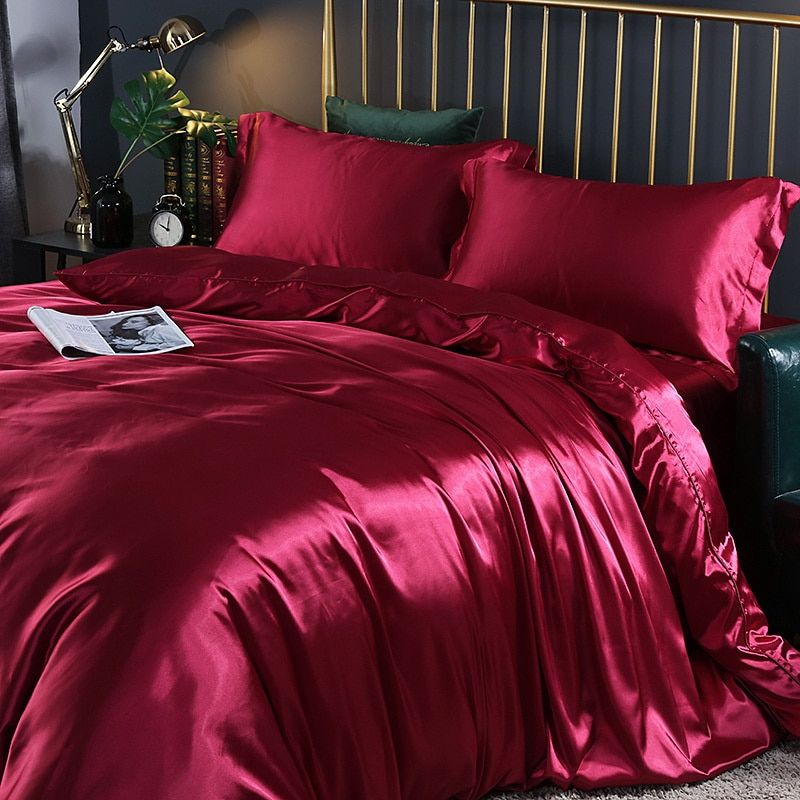 Luxury Silk Bedding Set - 4 Pieces (1 Flat Sheet + 1 Duvet Cover + 2 Pillowcases)