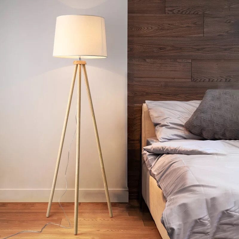 Lampada da terra con paralume in legno Lillian