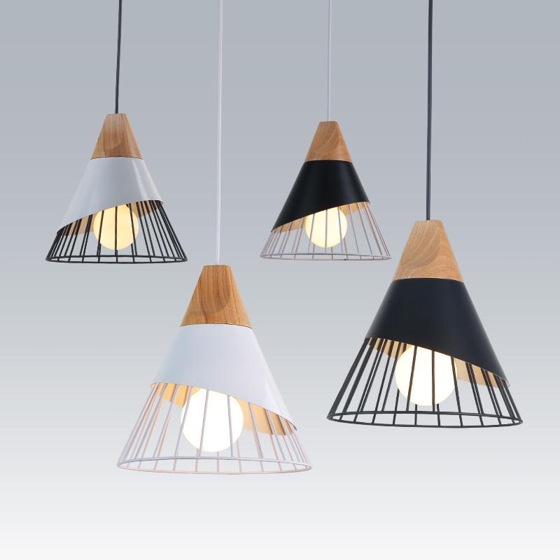 Lampes suspendues en bois industrielles nordiques