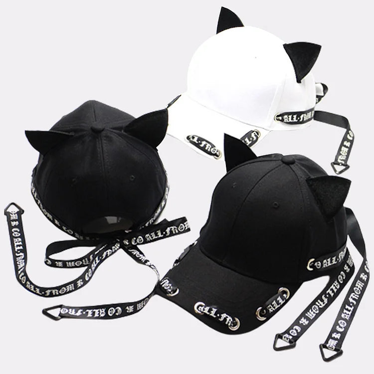 Bonita gorra de béisbol con cinta y orejas de gato