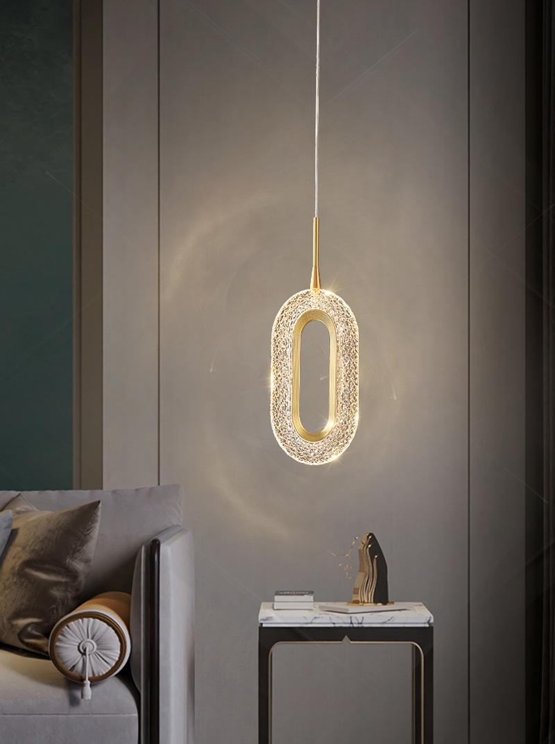 Pendente de Luz de Ouro com Anel de Diamante Luxuoso - Luminária Moderna Inspirada em Cristal