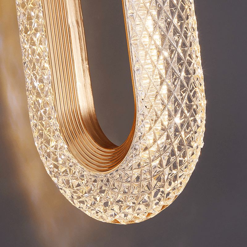 Luxueuse suspension en or avec bague en diamant - Luminaire moderne d'inspiration cristal