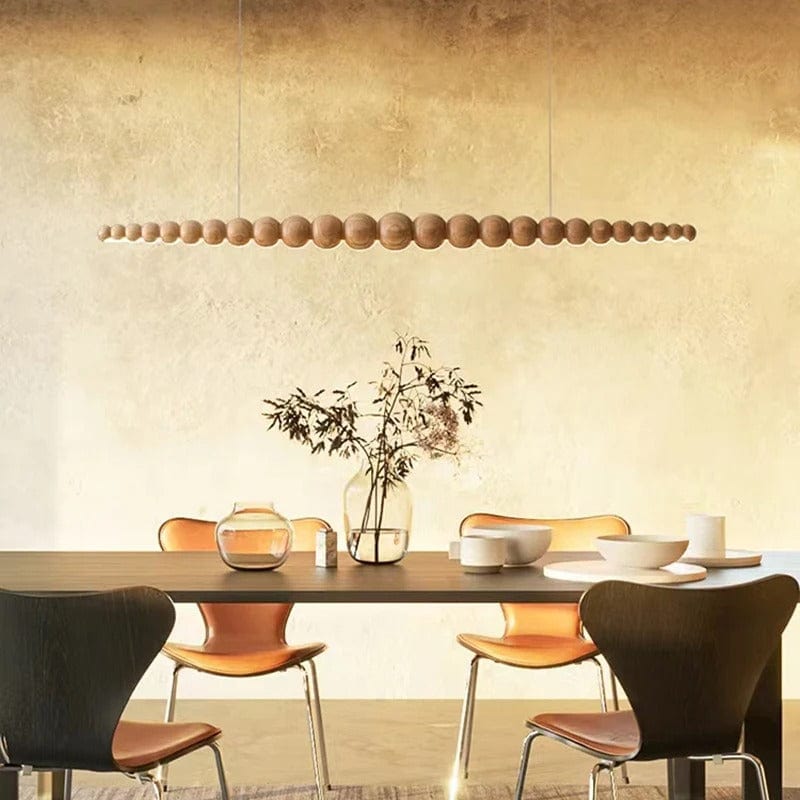 Lampadario con perline di legno