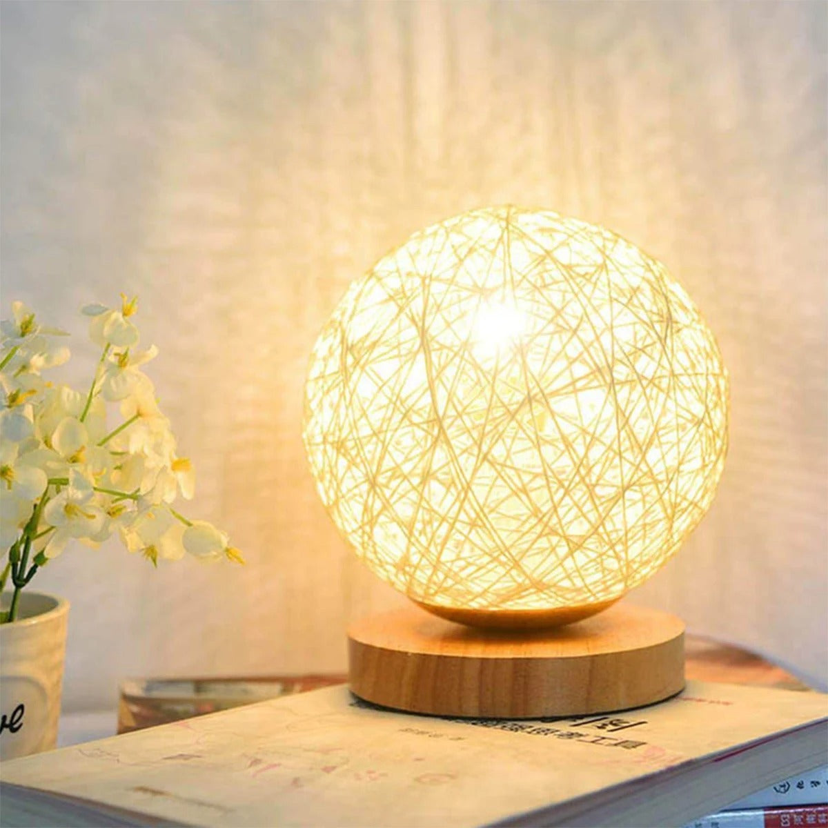 Rattan LED Asztali Lámpa - Dimmable és Kézzel Készített Éjszakai Hangulathoz