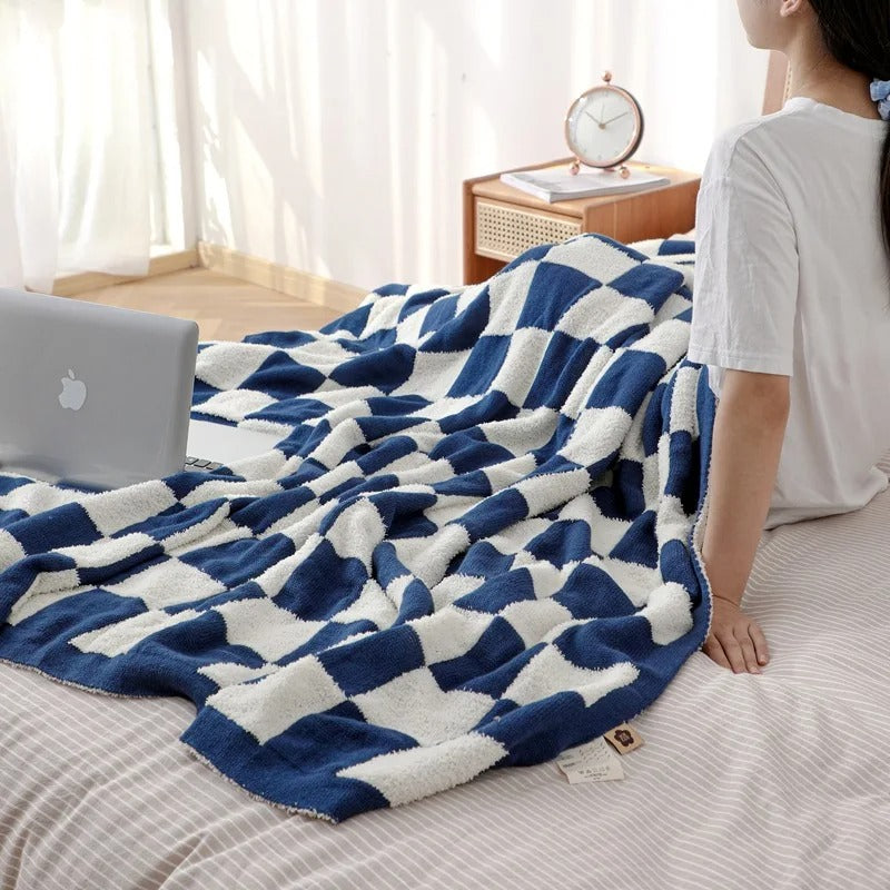 Plaid Throw Blanket – Ultra Smooth & Cozy for Any Occasion