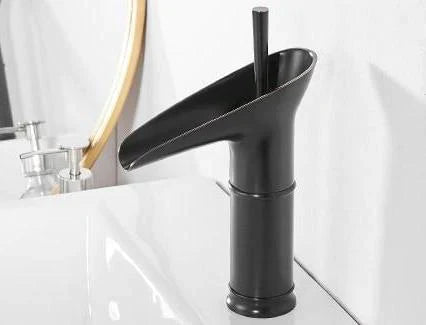 Torneira de Lavabo em Estilo Antigo com Cascata