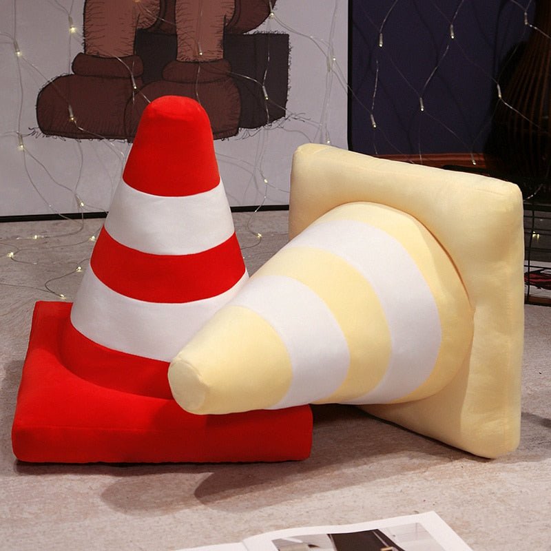 Plysj 'Traffic Cone' koselig pute