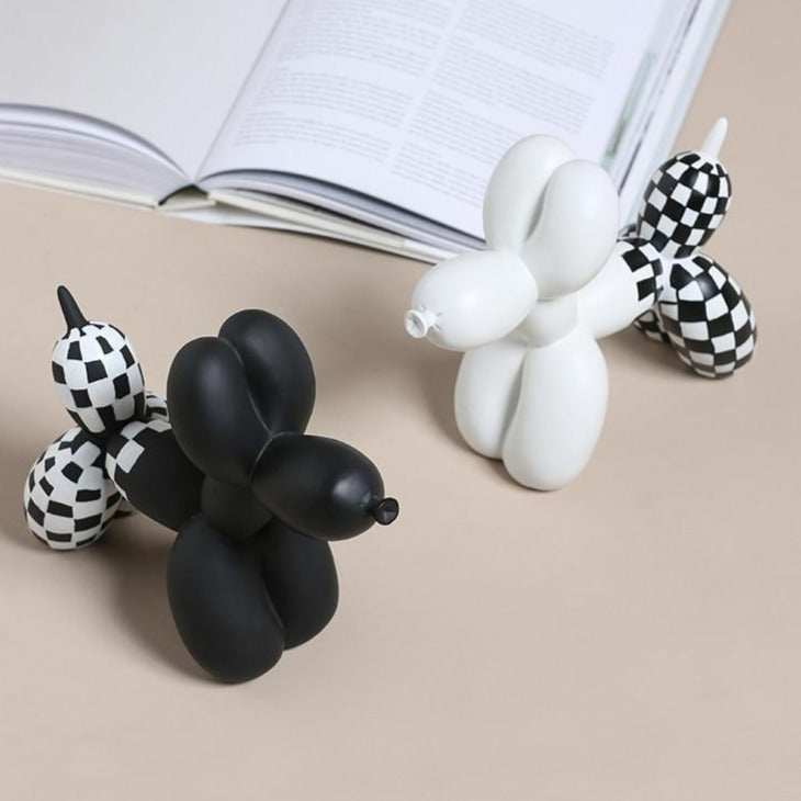 Deluxe Black & White Balloon Dog - käsinmaalattu hartsi