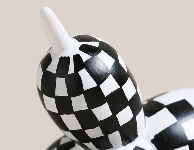 Deluxe Black & White Balloon Dog - käsinmaalattu hartsi