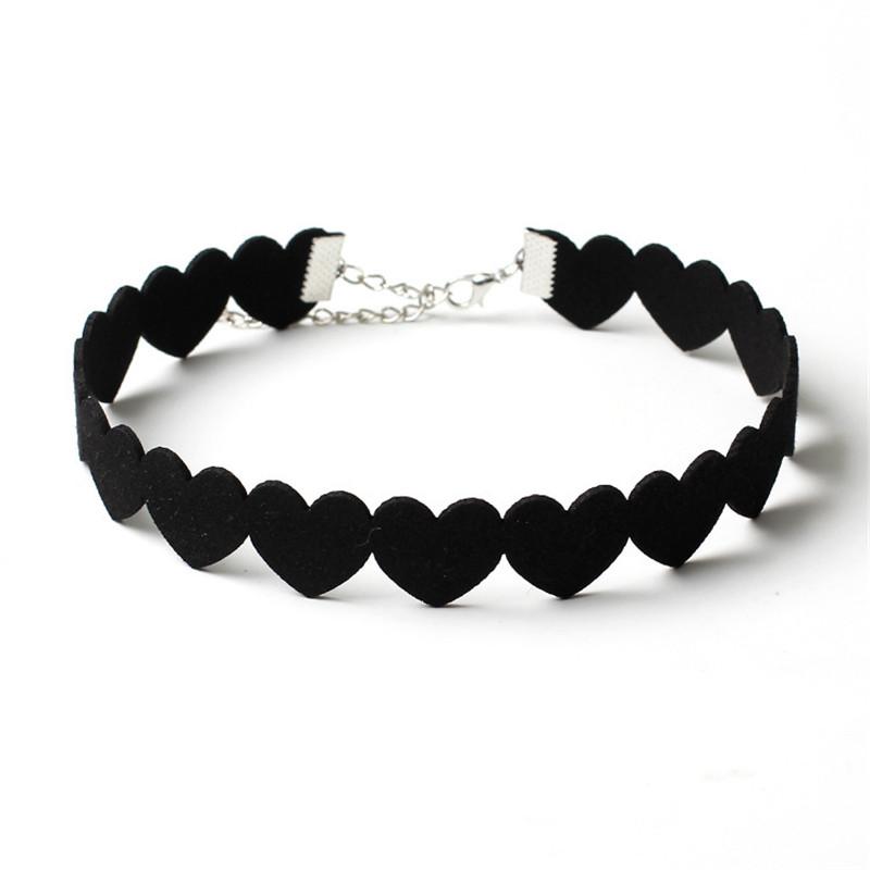 Collier ras du cou coeur noir