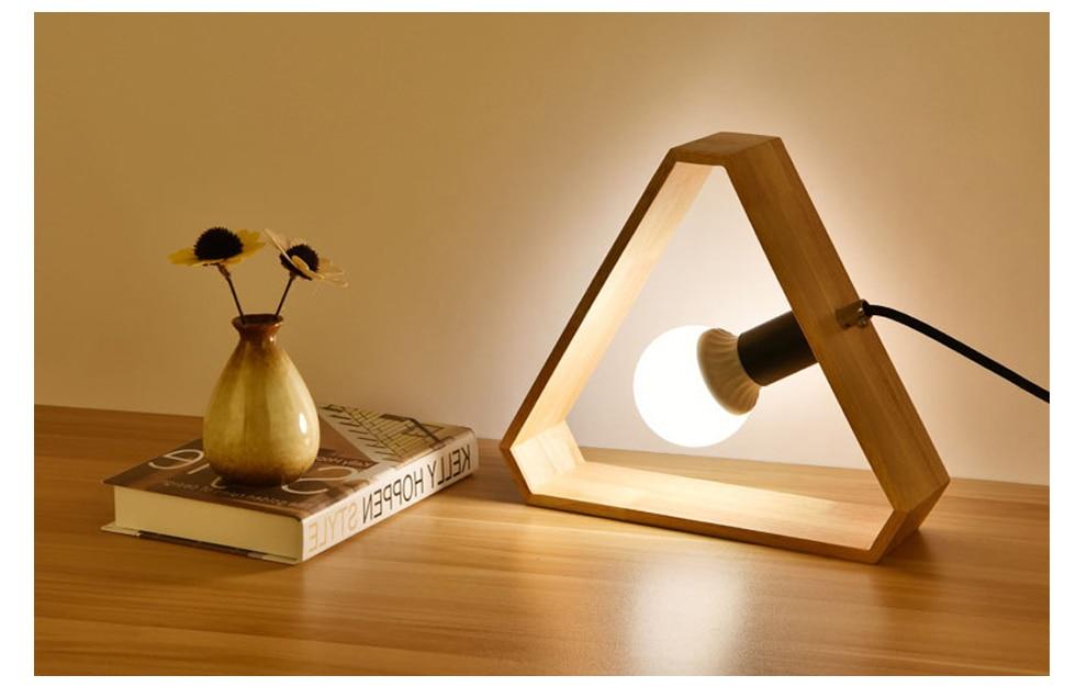 Lampe de bureau carrée en bois