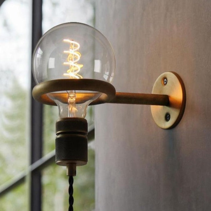 Vintage industriell vegglampe med plugg