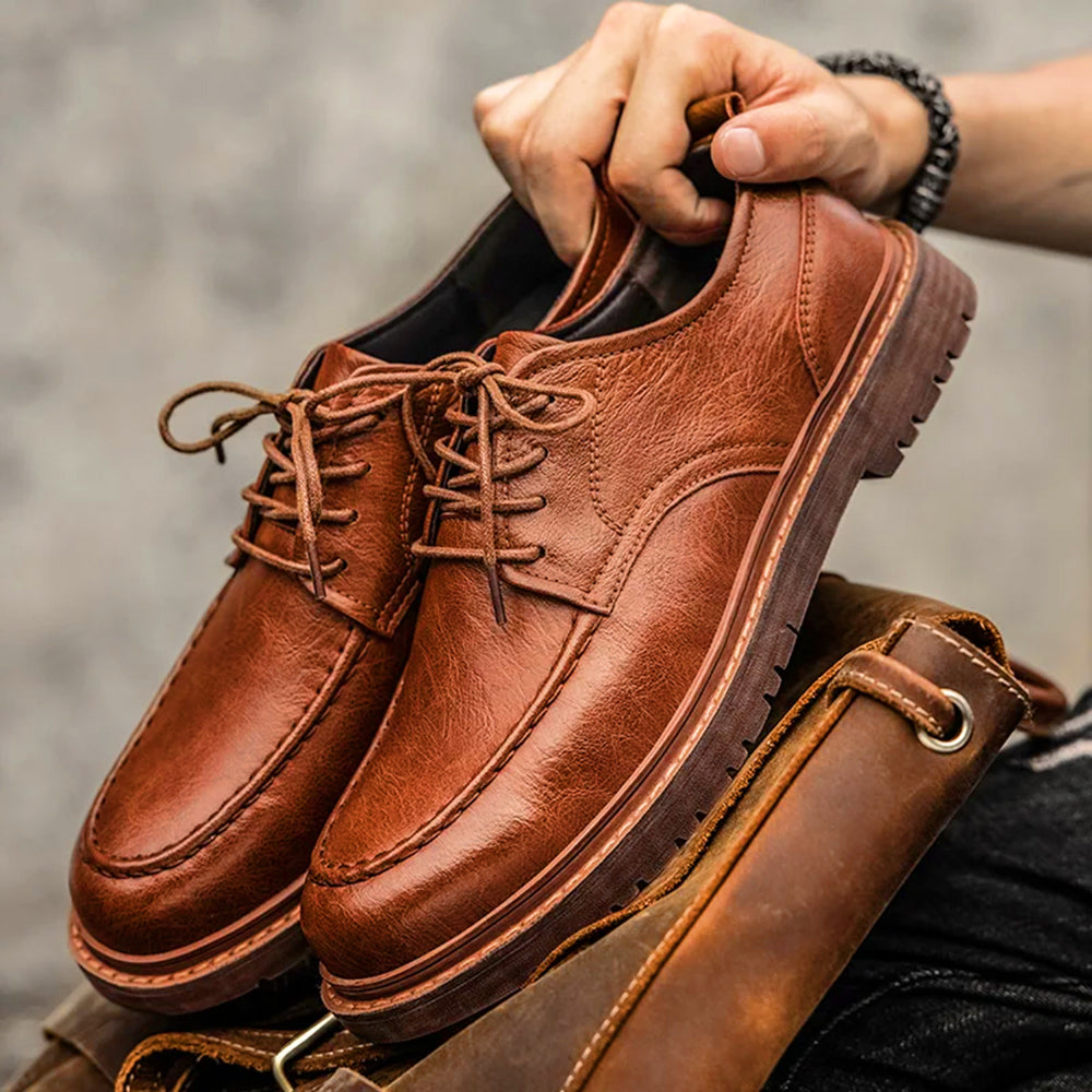 Sapatos de Couro Brogue Clássicos para Homem