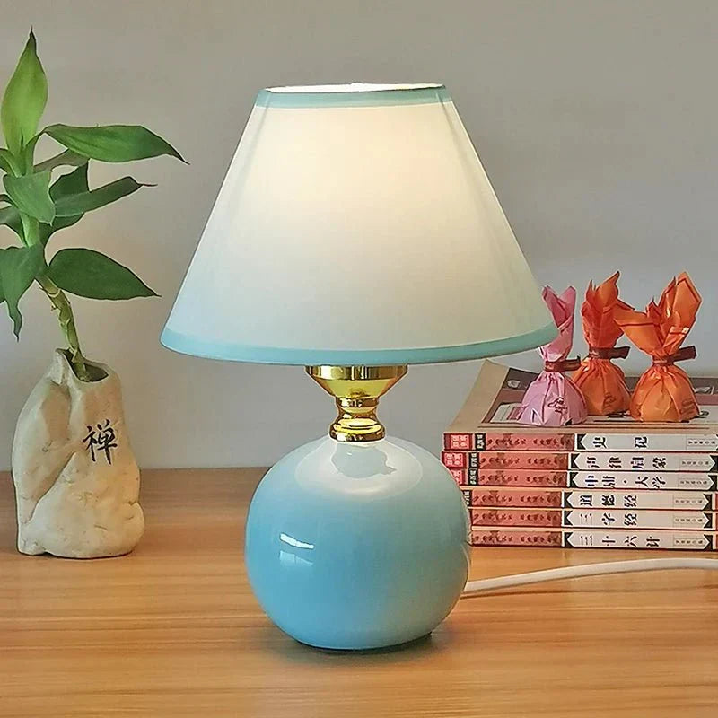 Petite lampe de table élégante en céramique